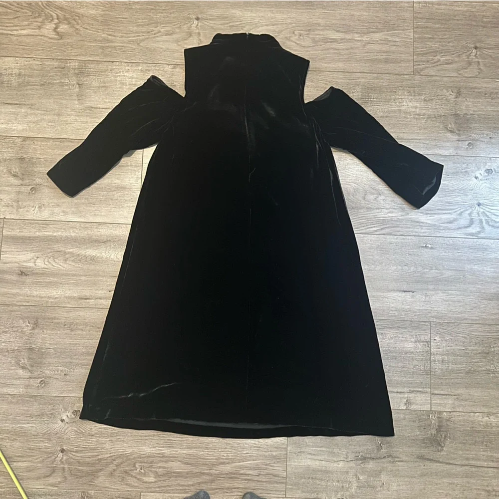 Tyler Boe black faux velvet open shoulder dress - size small - Picture 2 of 4